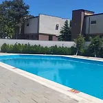 Aquamarine Apartment *